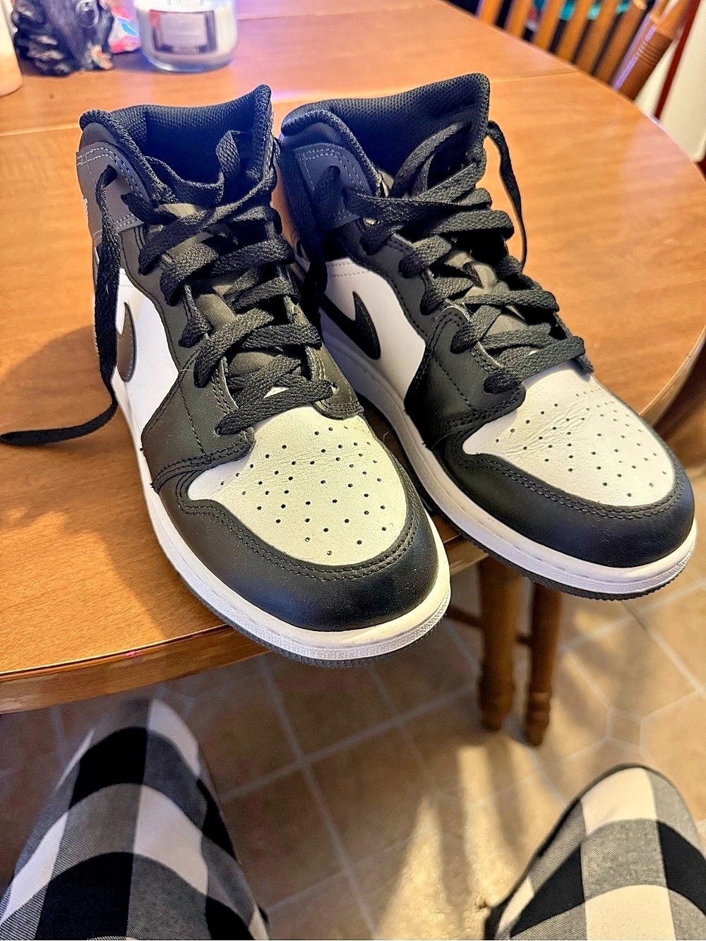 Jordan Air Jordan 1 Retro Mid 'Tuxedo' Black & White Sneakers